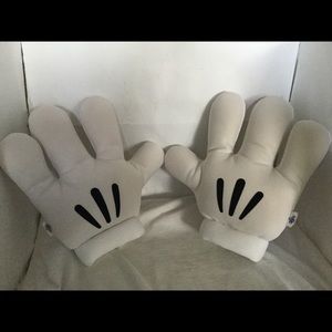 Mickey Mouse Gloves